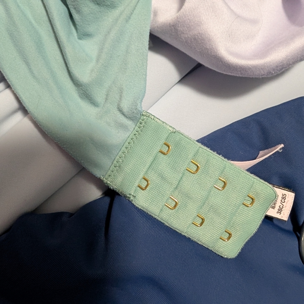 Victoria’s Secret Love Cloud Smooth Wireless Push-Up Plunge Bra Sage Green 38C - Picture 10 of 13